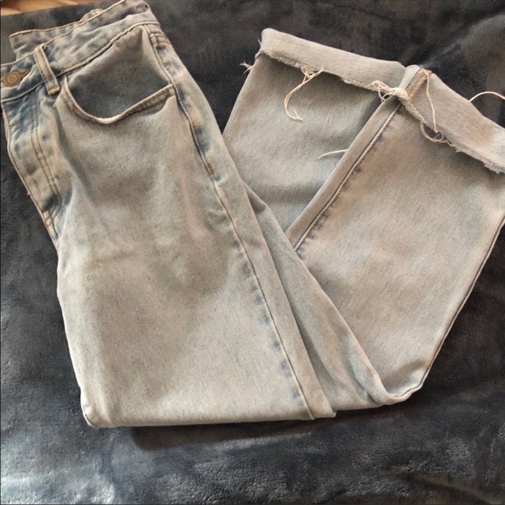 BRANDY MELVILLE MILLIE LIGHTWASH JEANS